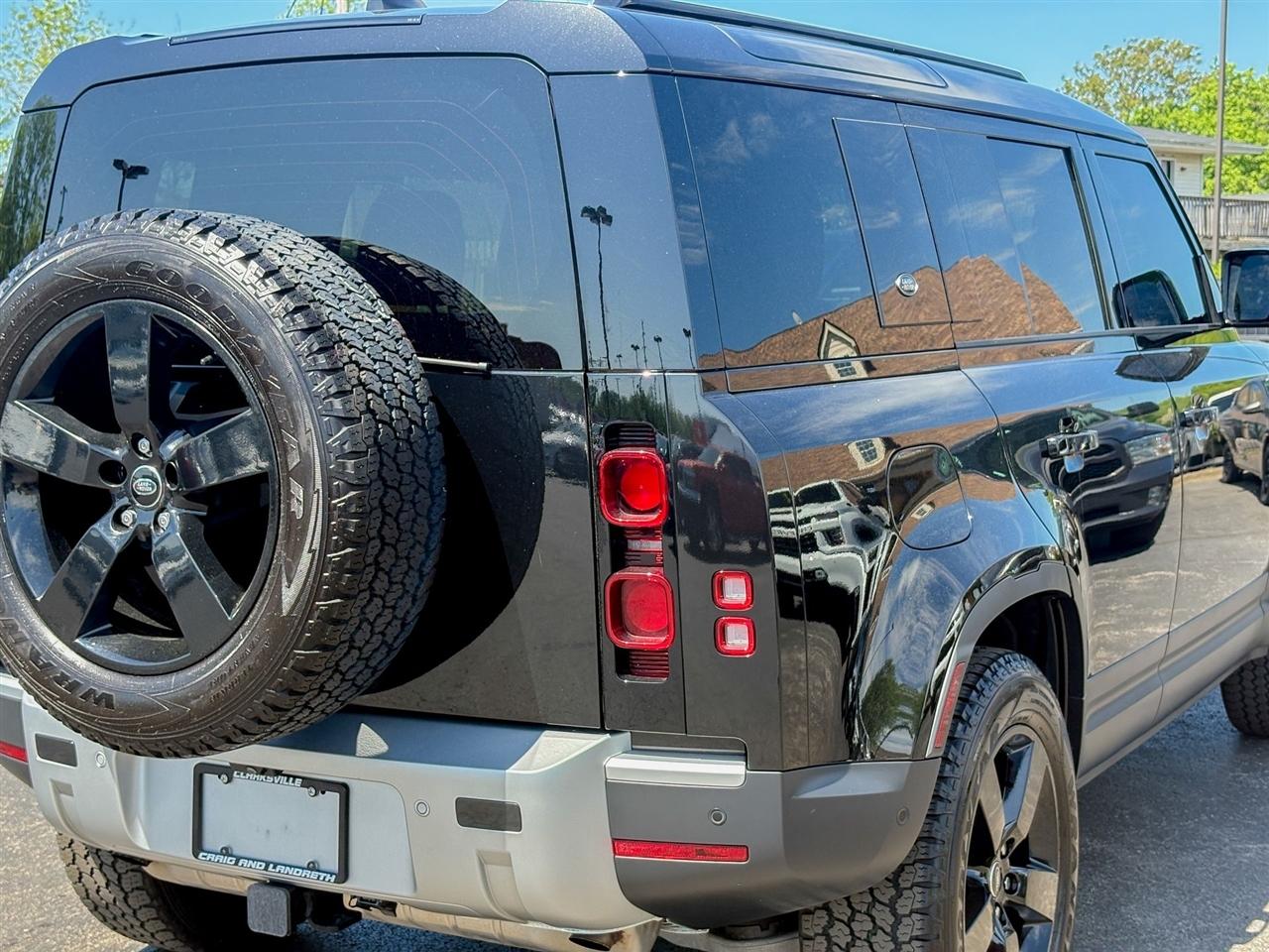 Land Rover Defender  2024