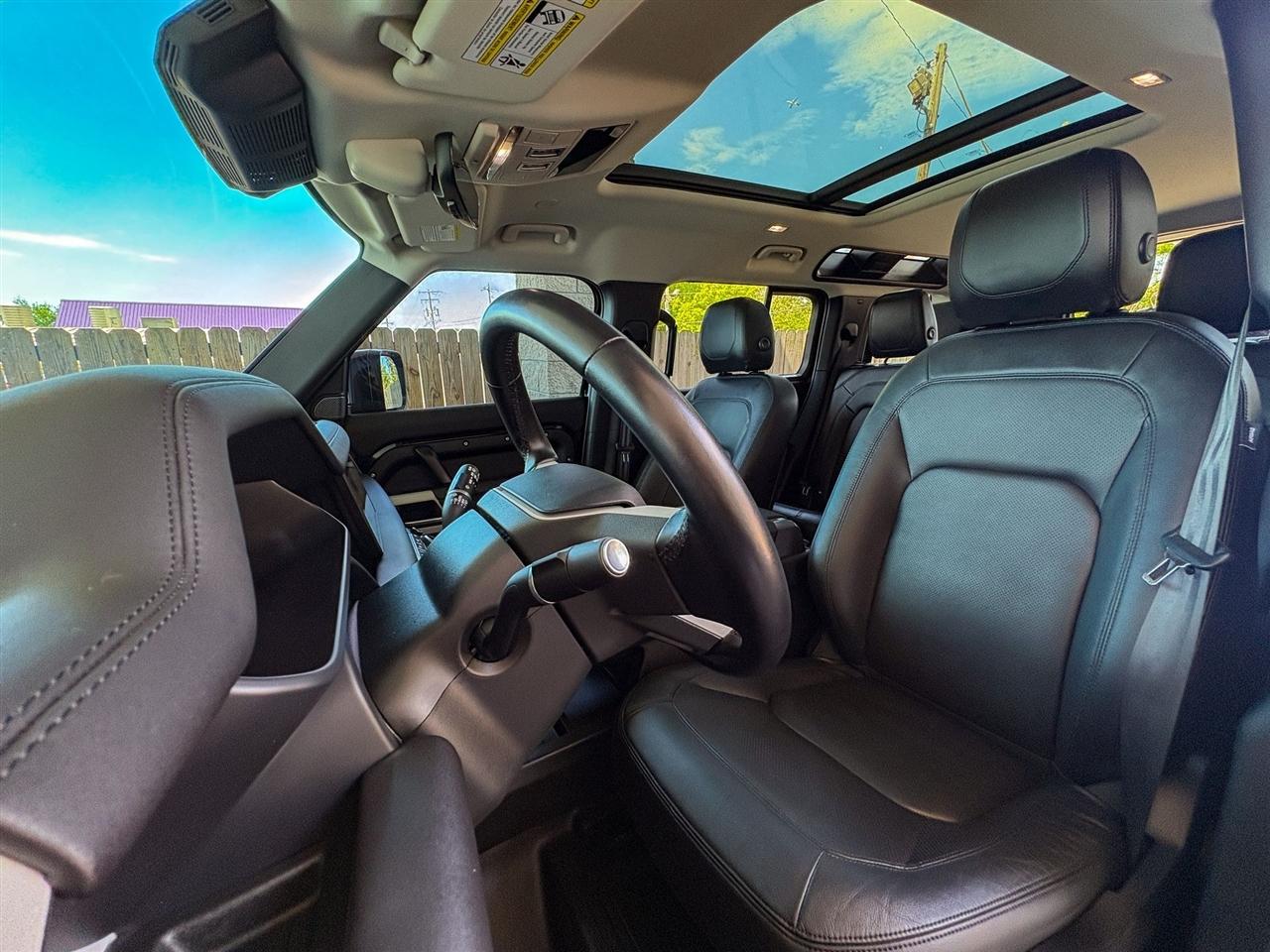 Land Rover Defender  2024