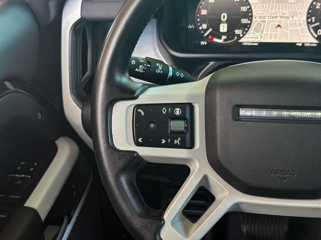 Land Rover Defender  2024