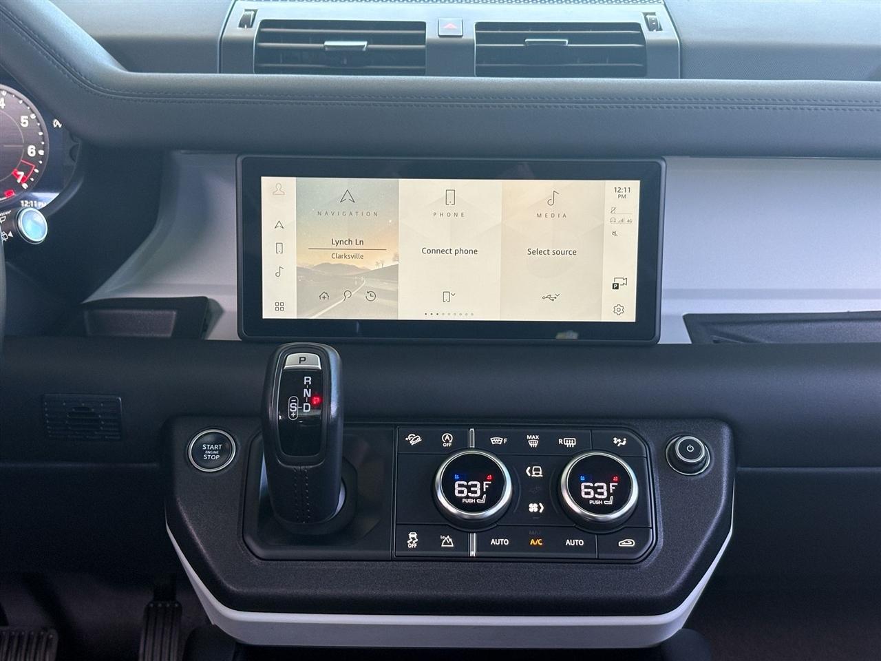 Land Rover Defender  2024