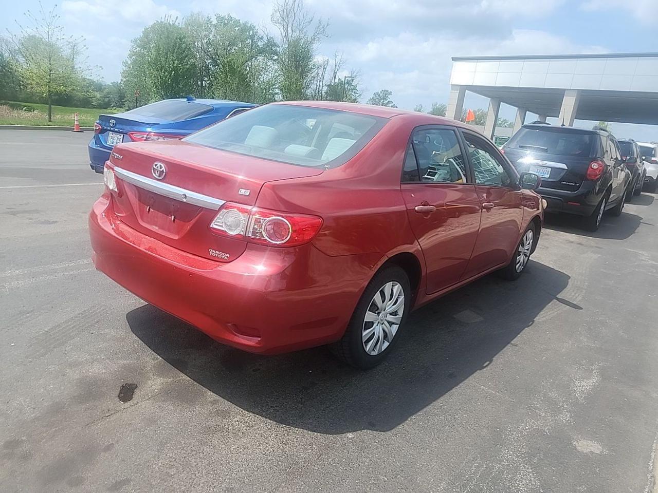 Toyota Corolla 4dr Sdn Auto LE (Natl) 2012