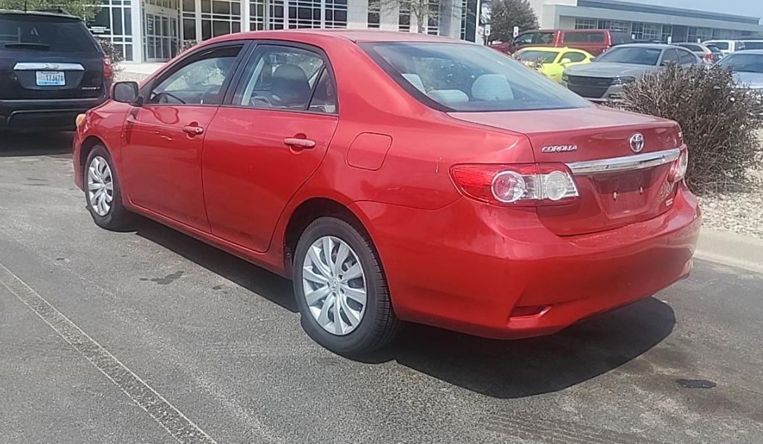 Toyota Corolla 4dr Sdn Auto LE (Natl) 2012
