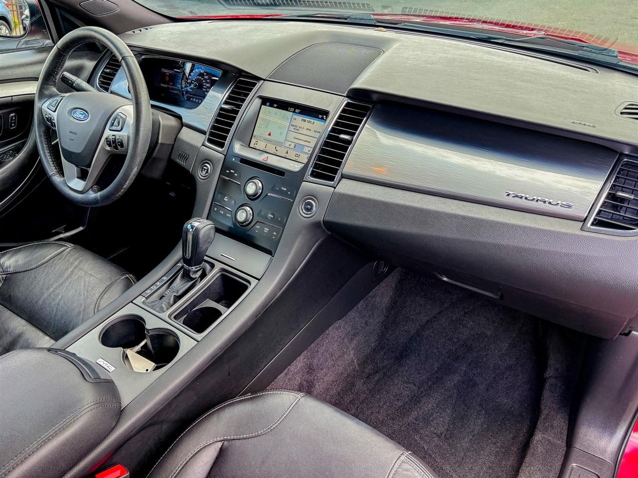 Ford Taurus  2018