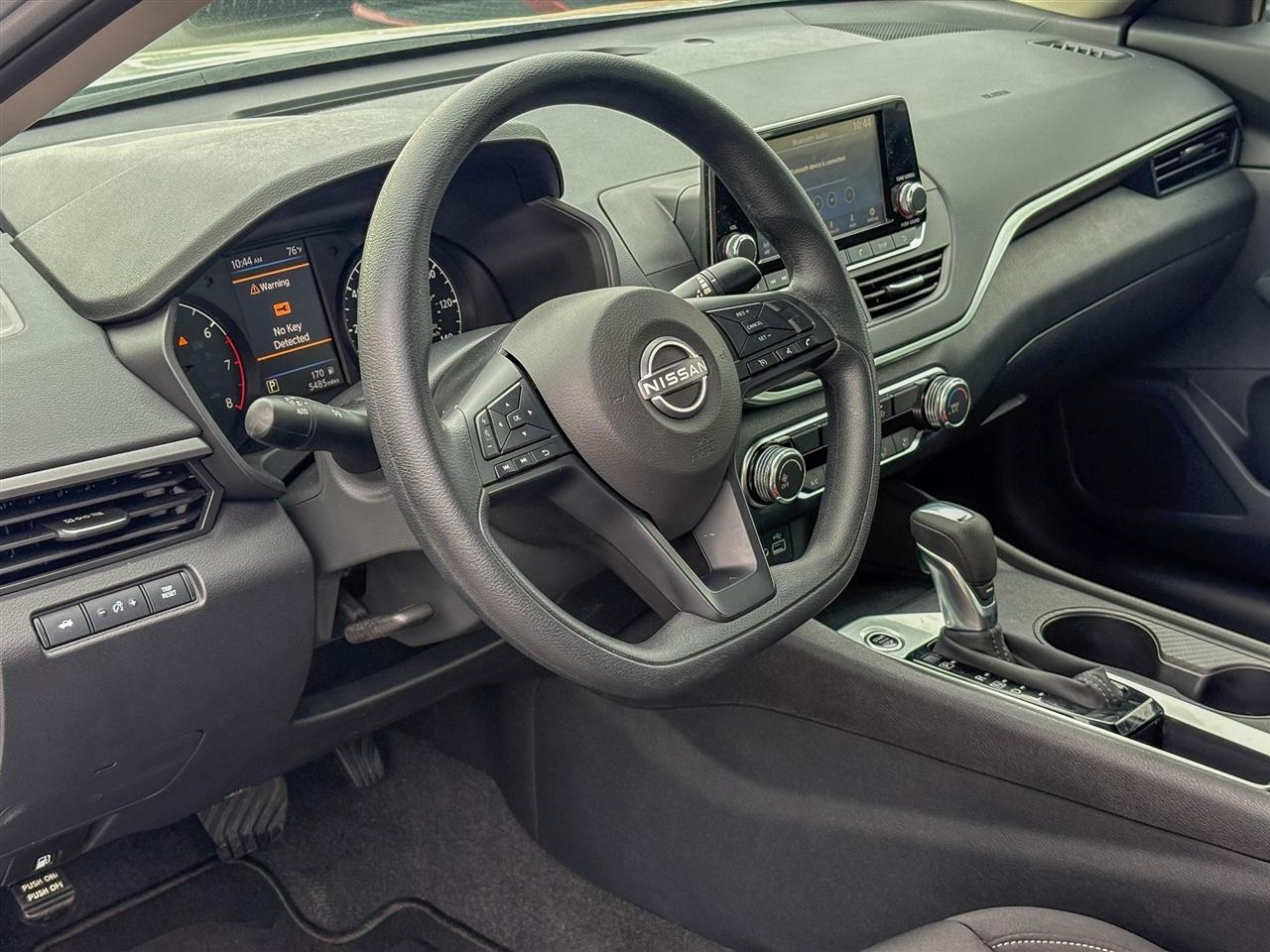 Nissan Altima  2024