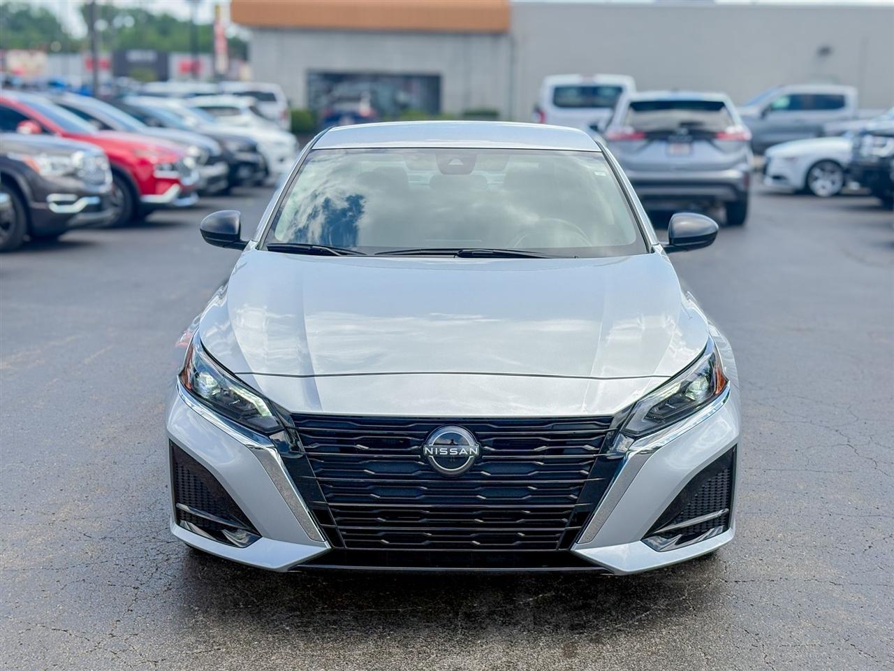 Nissan Altima  2024