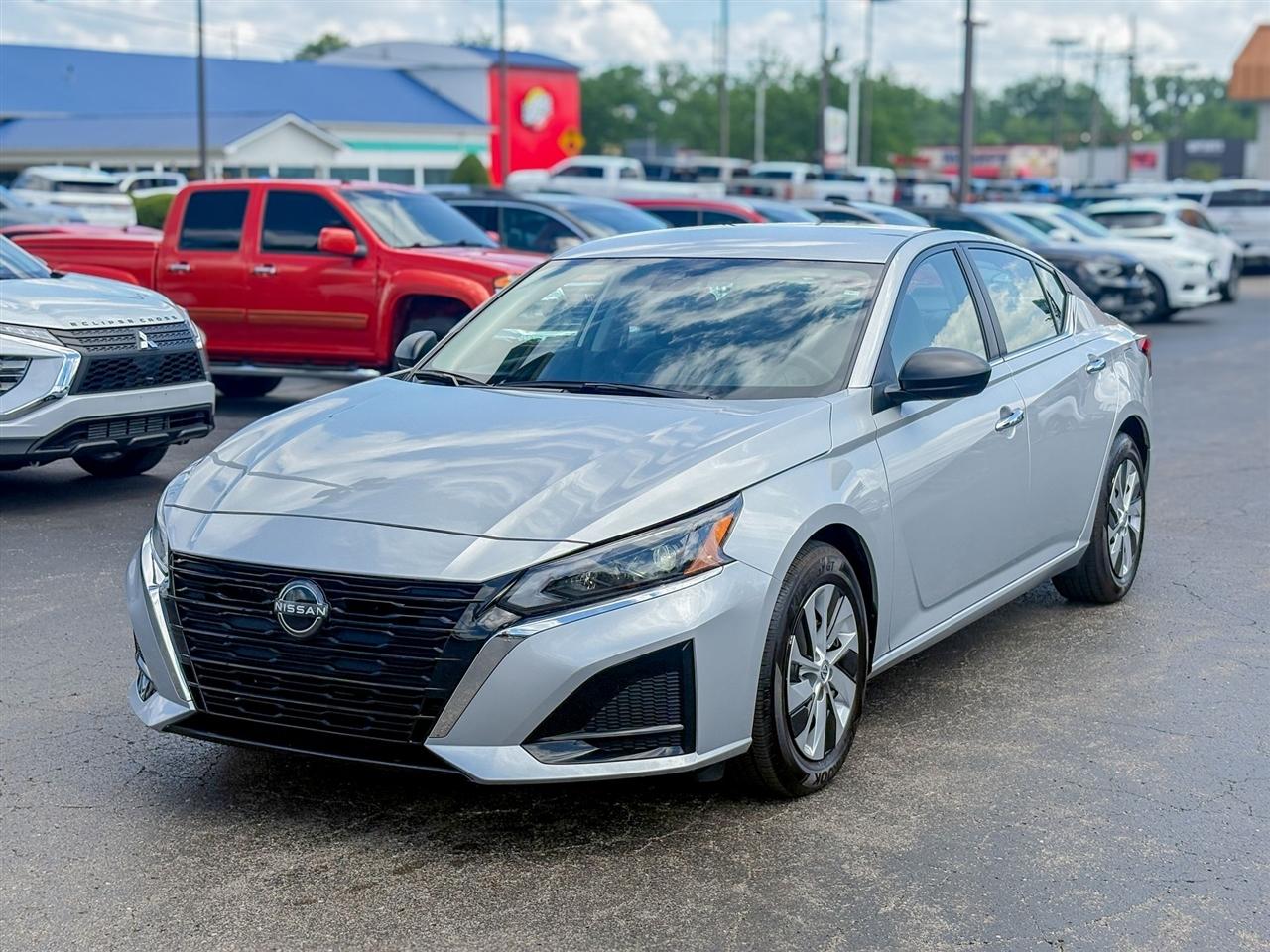 Nissan Altima  2024