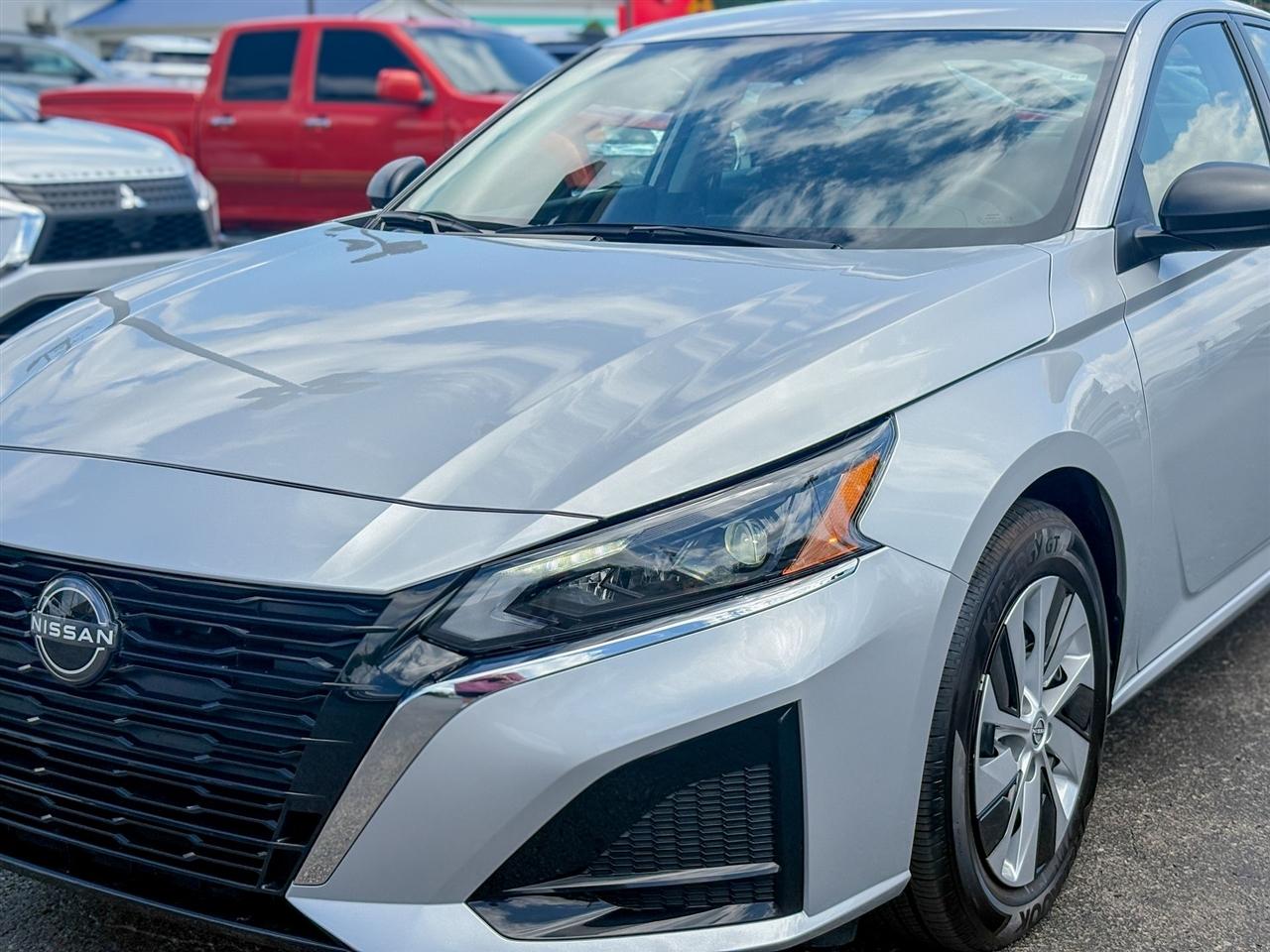 Nissan Altima  2024