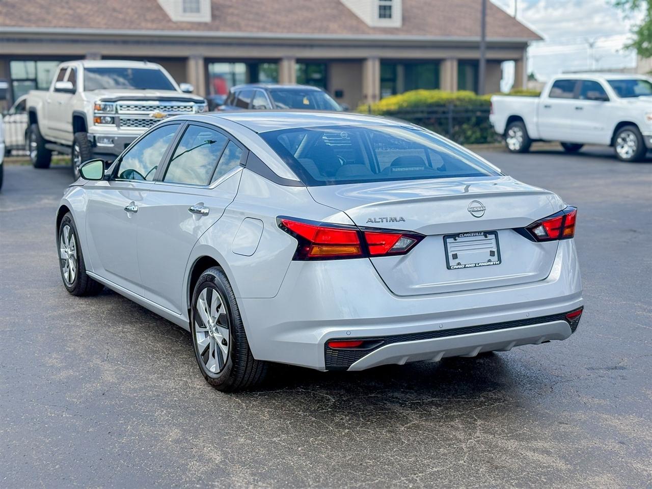Nissan Altima  2024