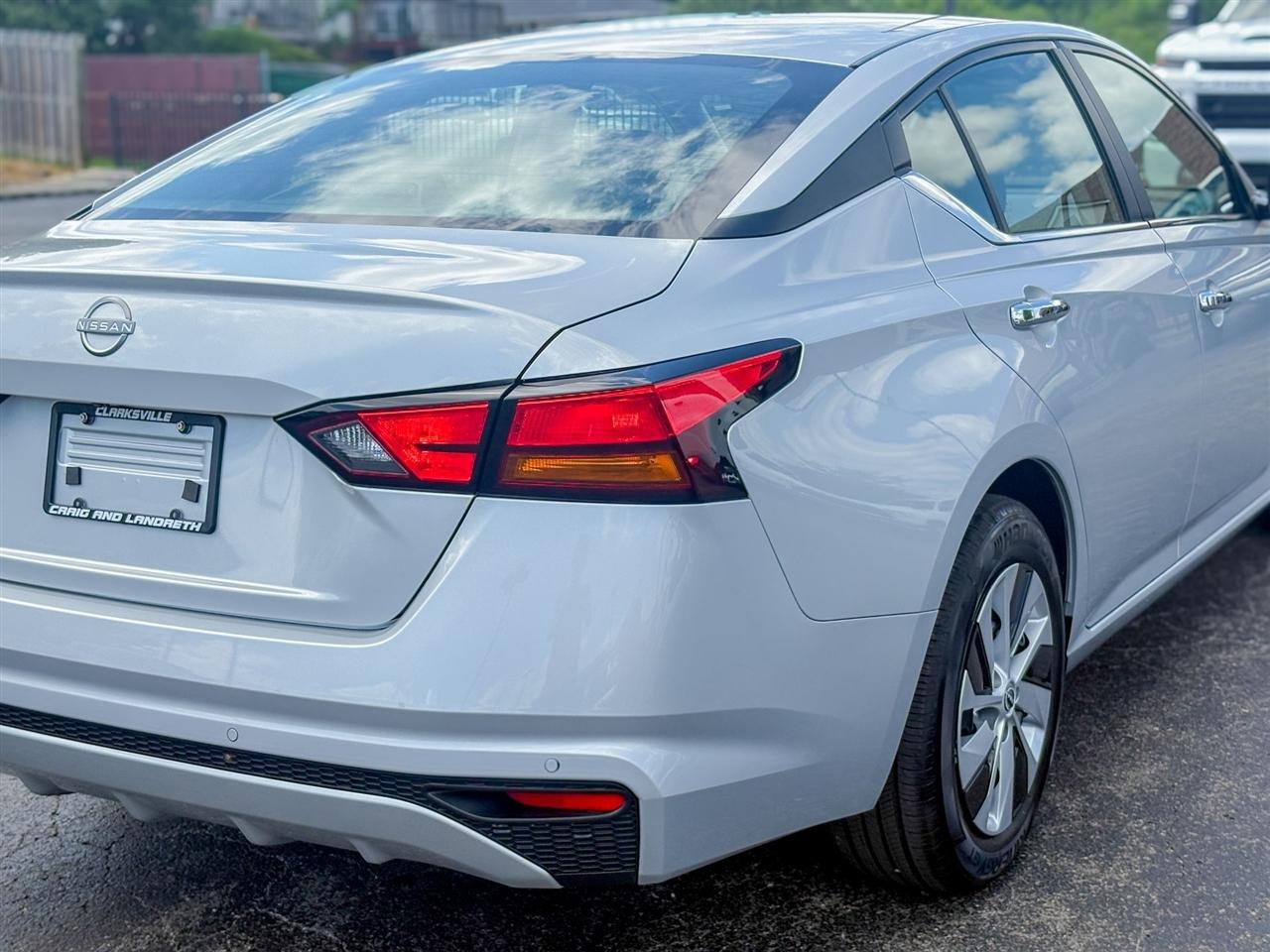 Nissan Altima  2024