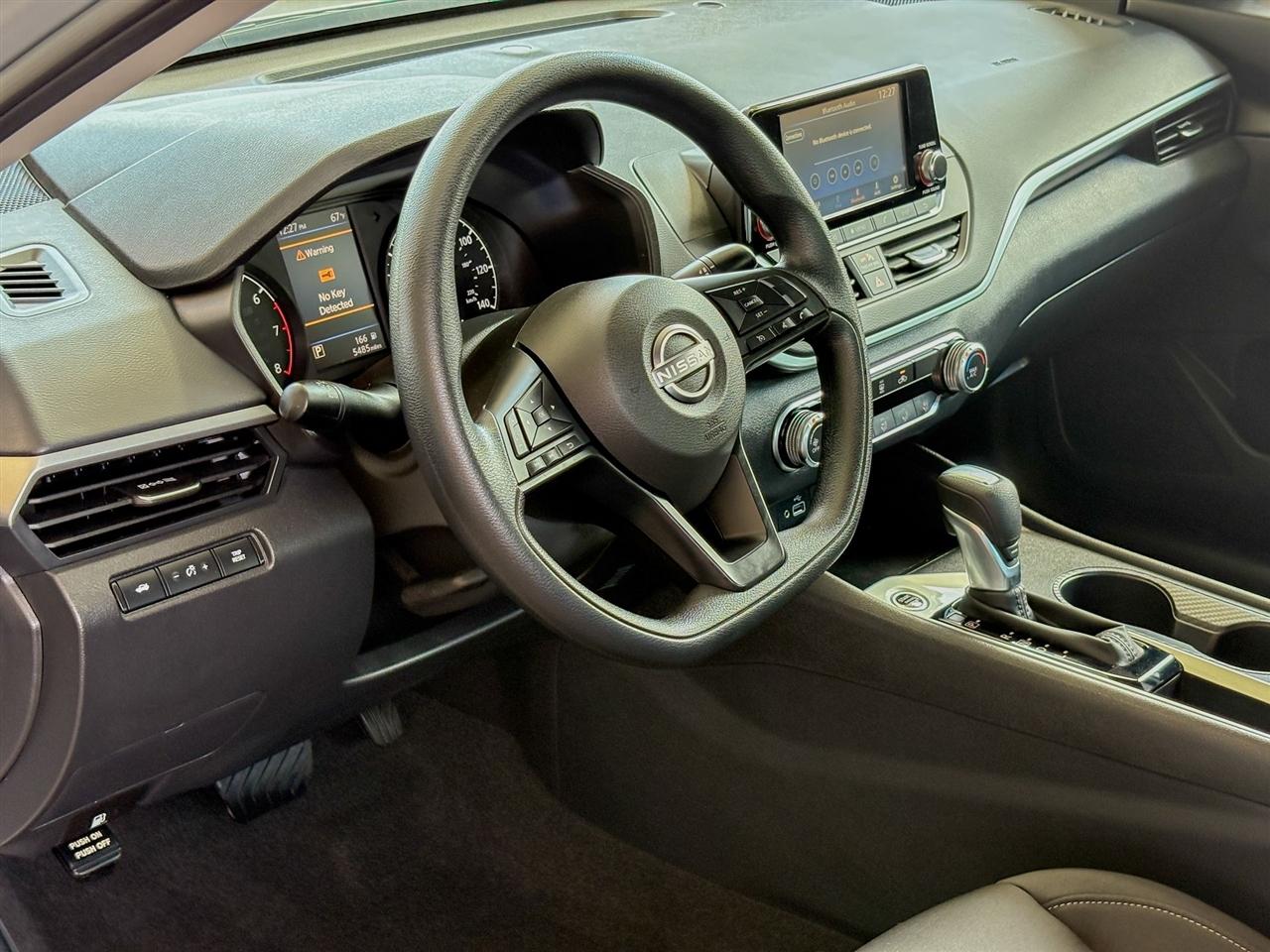 Nissan Altima  2024