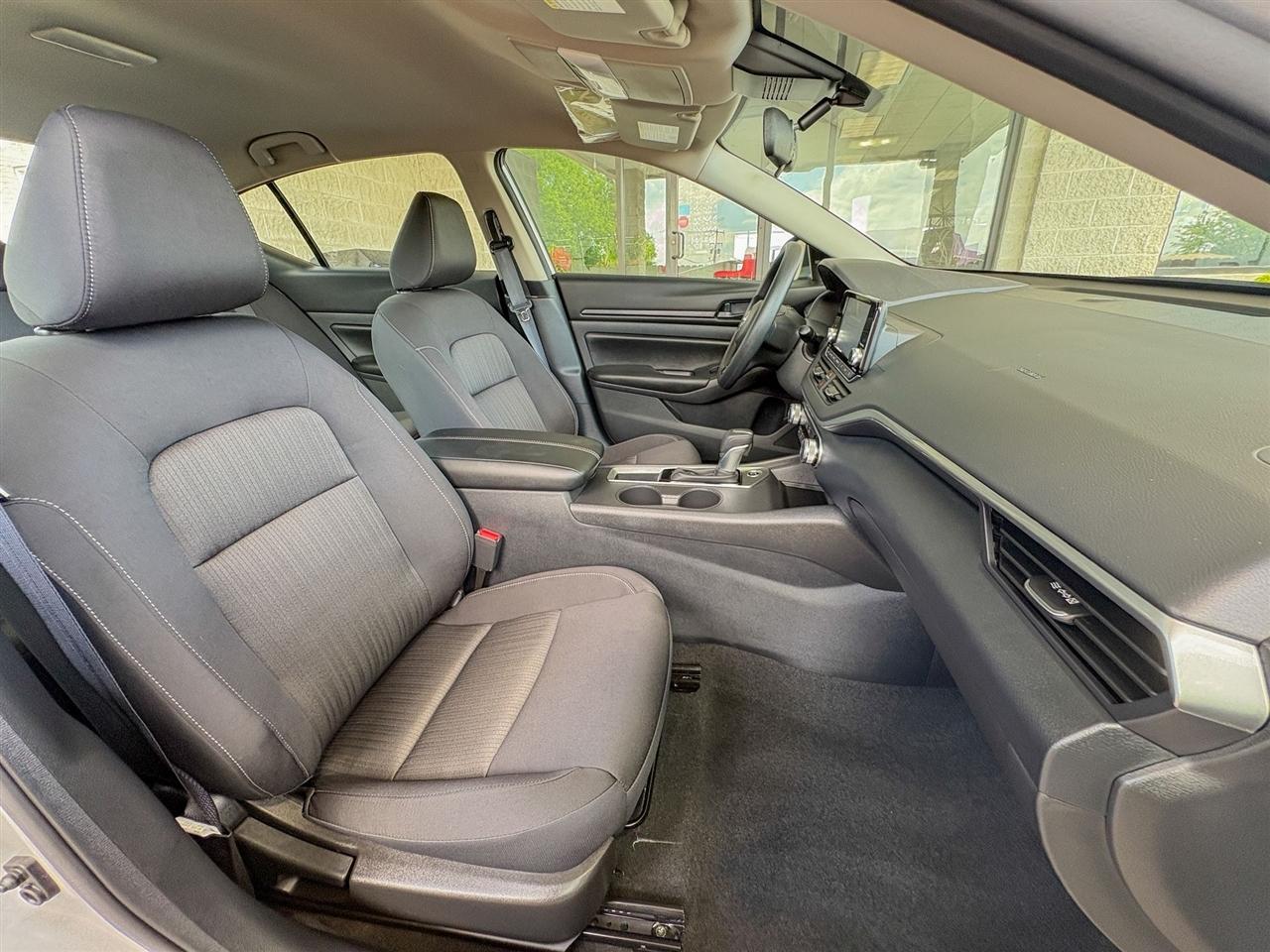 Nissan Altima  2024
