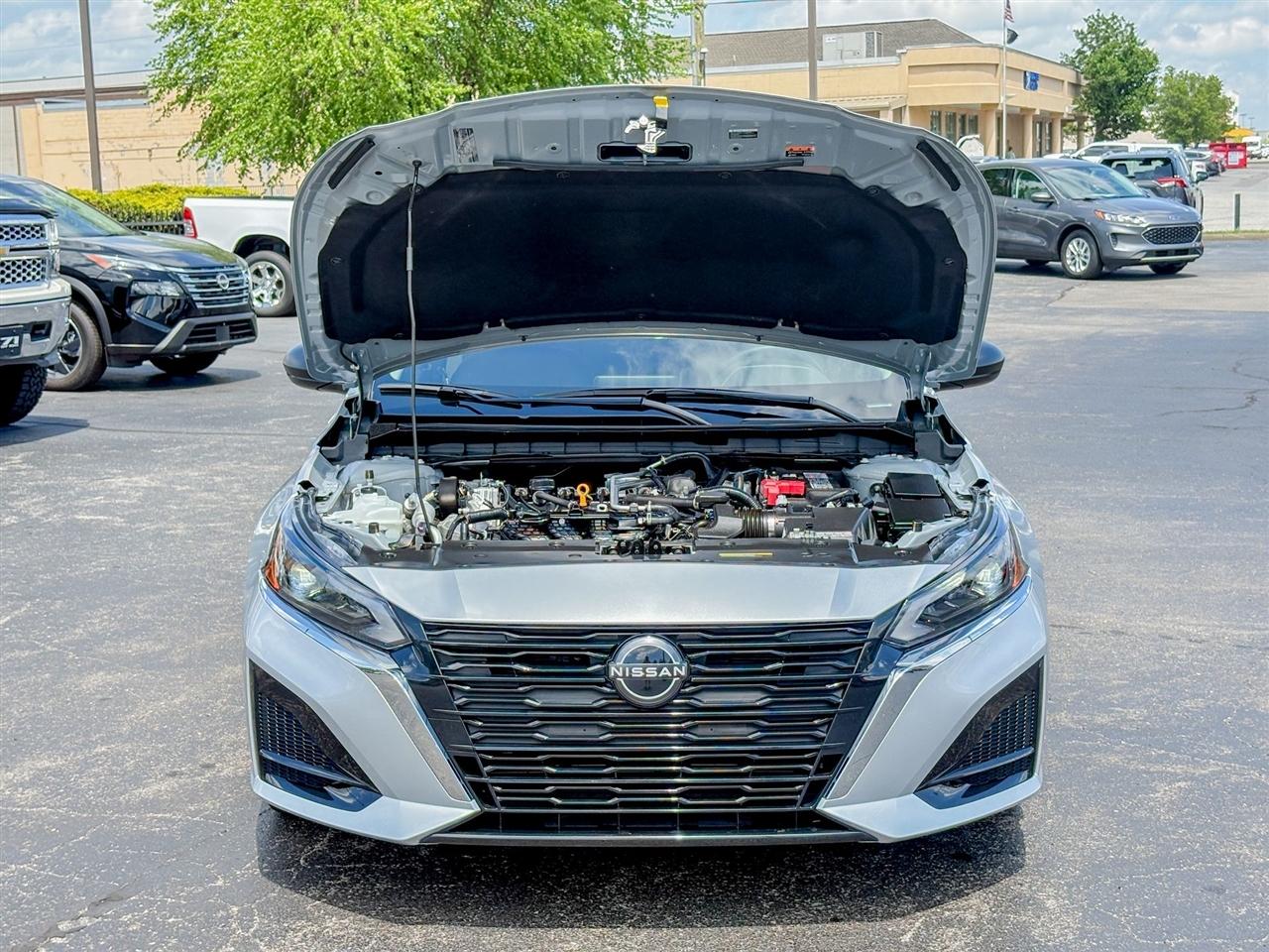 Nissan Altima  2024