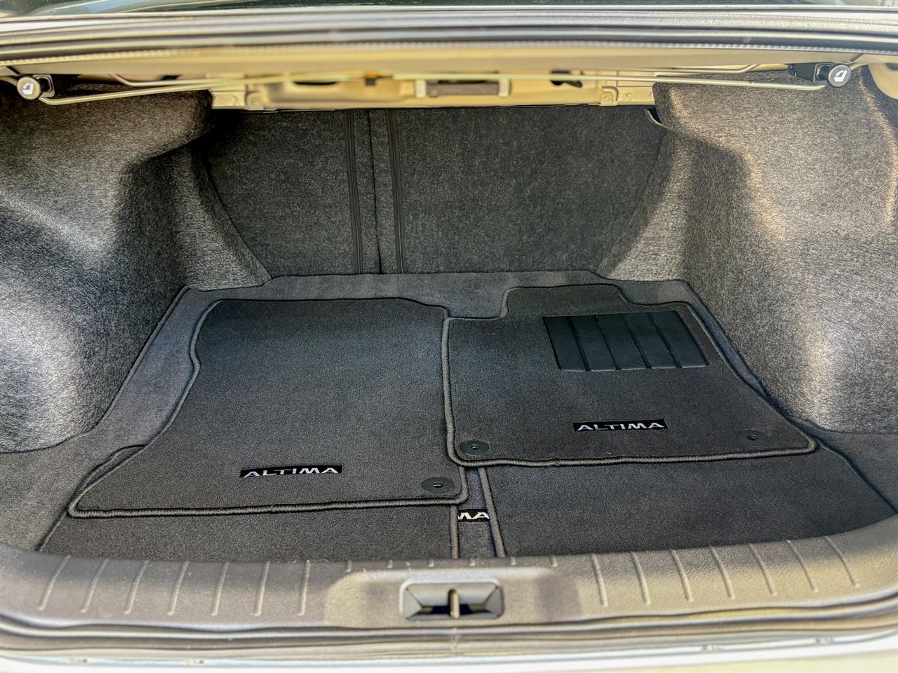 Nissan Altima  2024