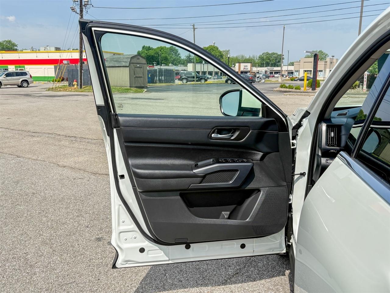 Nissan Pathfinder  2023