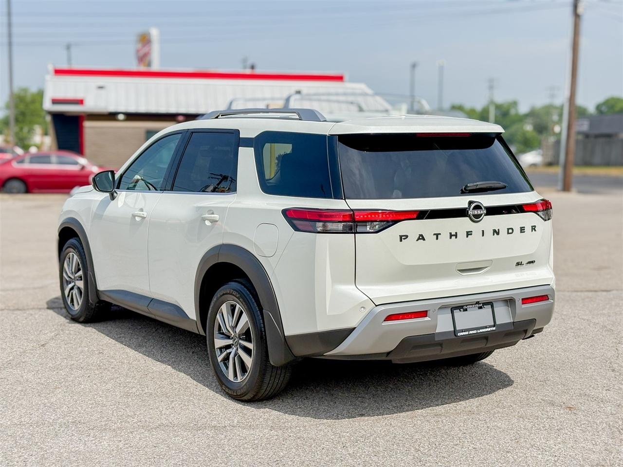 Nissan Pathfinder SL 4WD 2023