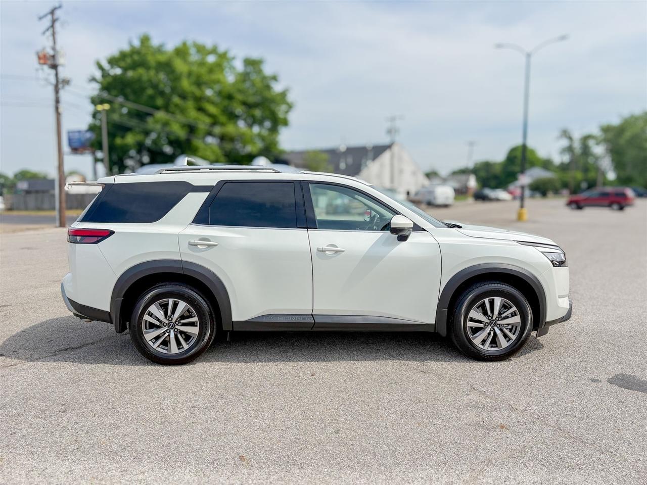 Nissan Pathfinder SL 4WD 2023