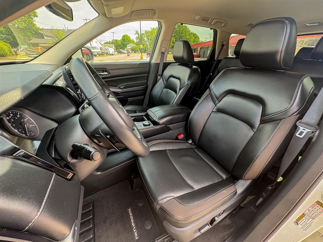 Nissan Pathfinder SL 4WD 2023