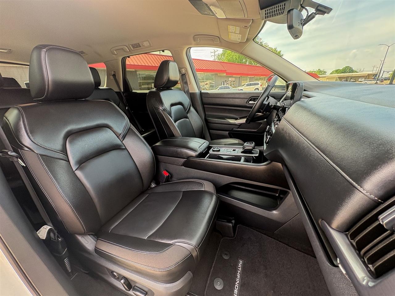 Nissan Pathfinder SL 4WD 2023