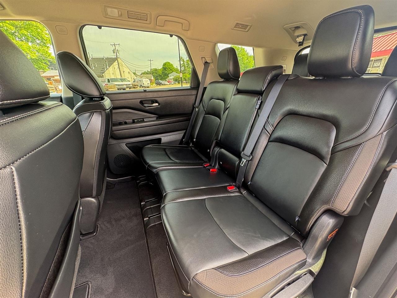 Nissan Pathfinder SL 4WD 2023