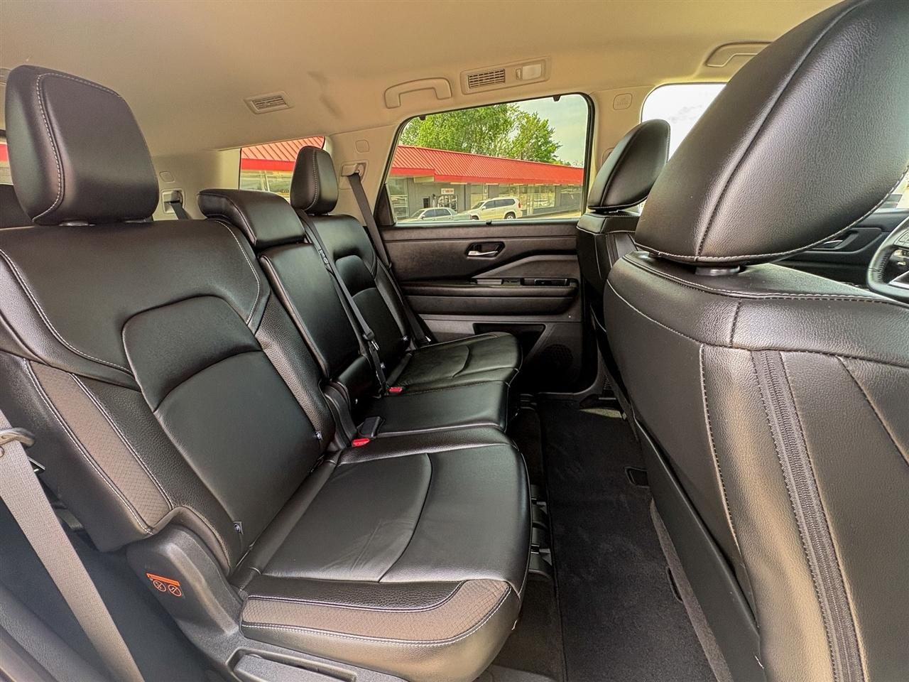 Nissan Pathfinder SL 4WD 2023