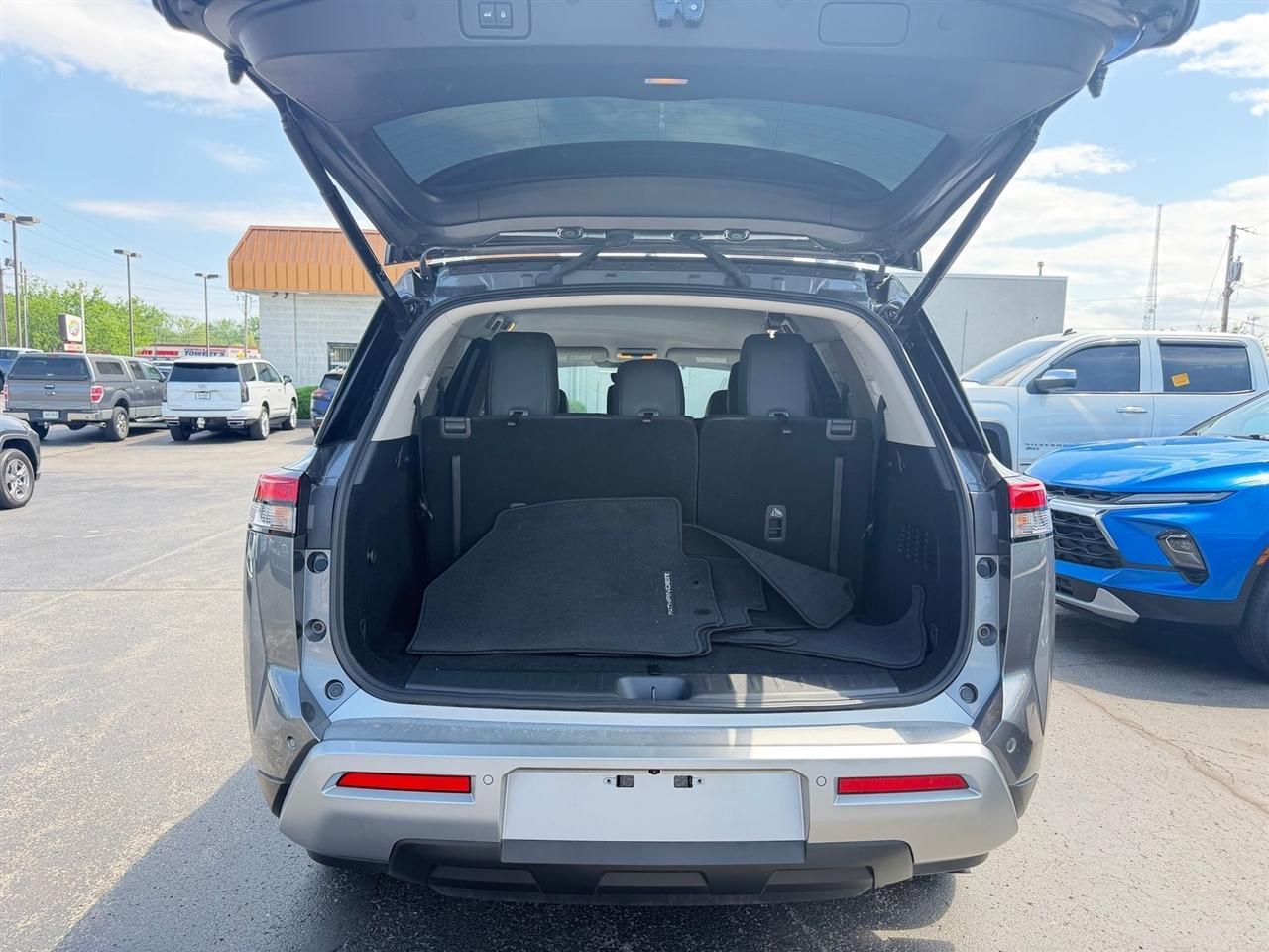 Nissan Pathfinder  2025