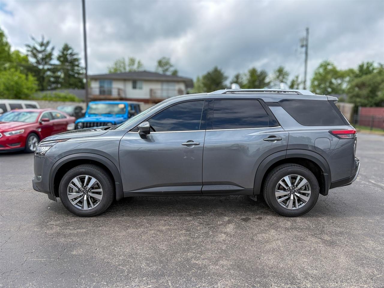 Nissan Pathfinder  2025