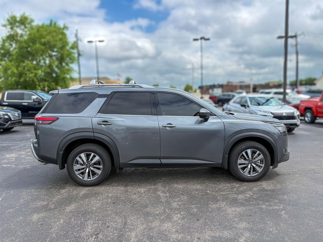 Nissan Pathfinder  2025