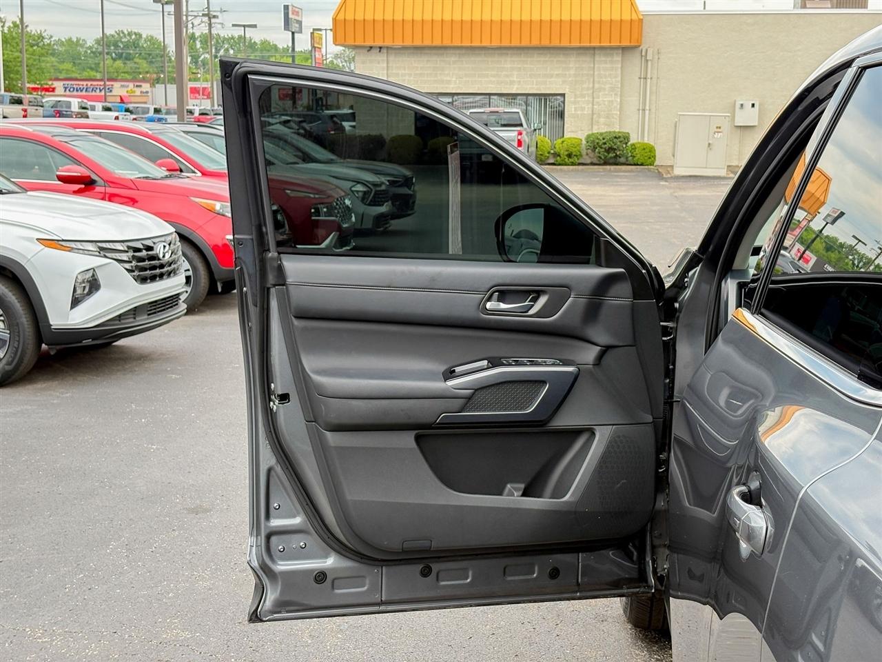 Nissan Pathfinder  2025