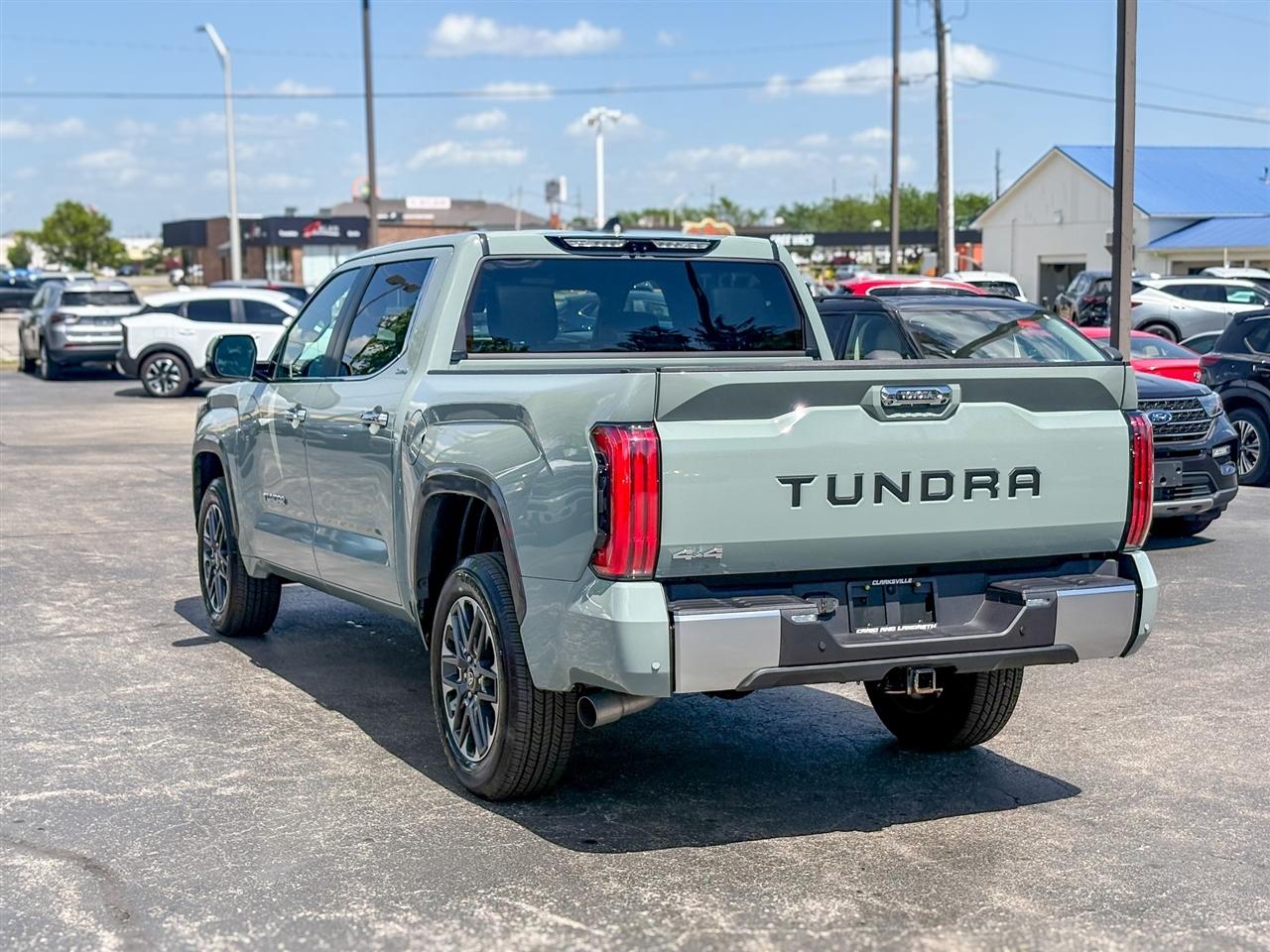 Toyota Tundra Limited Crew Max 4WD 2026