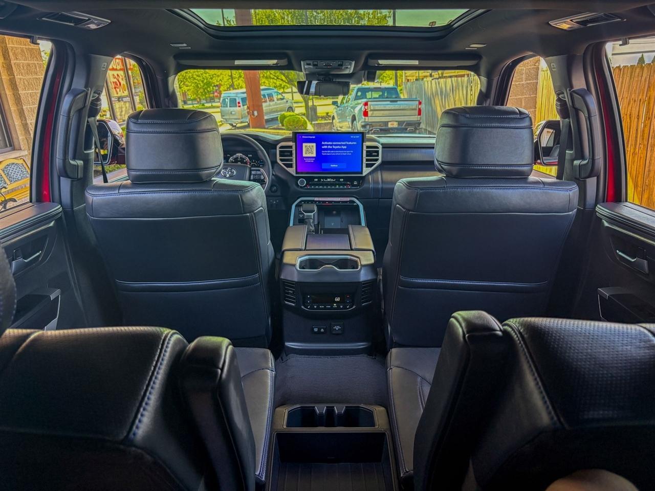 Toyota Sequoia Platinum 4WD 2025