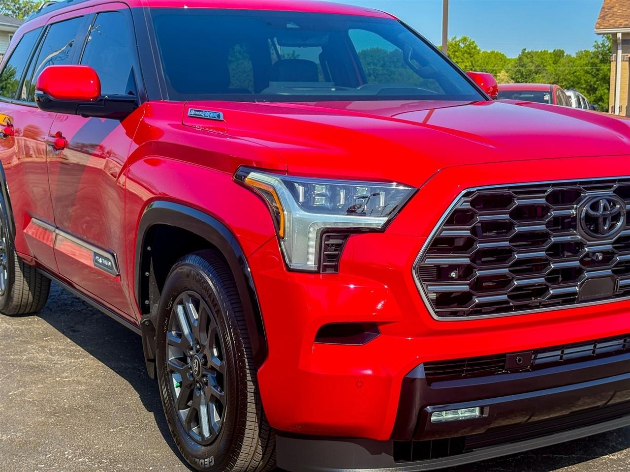 Toyota Sequoia Platinum 4WD 2025