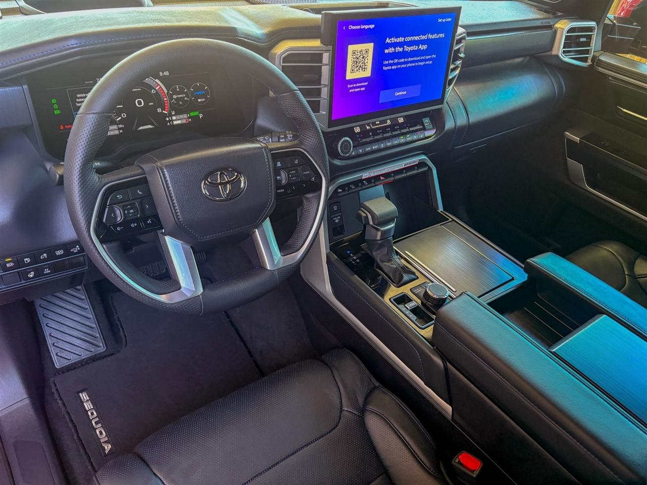 Toyota Sequoia Platinum 4WD 2025