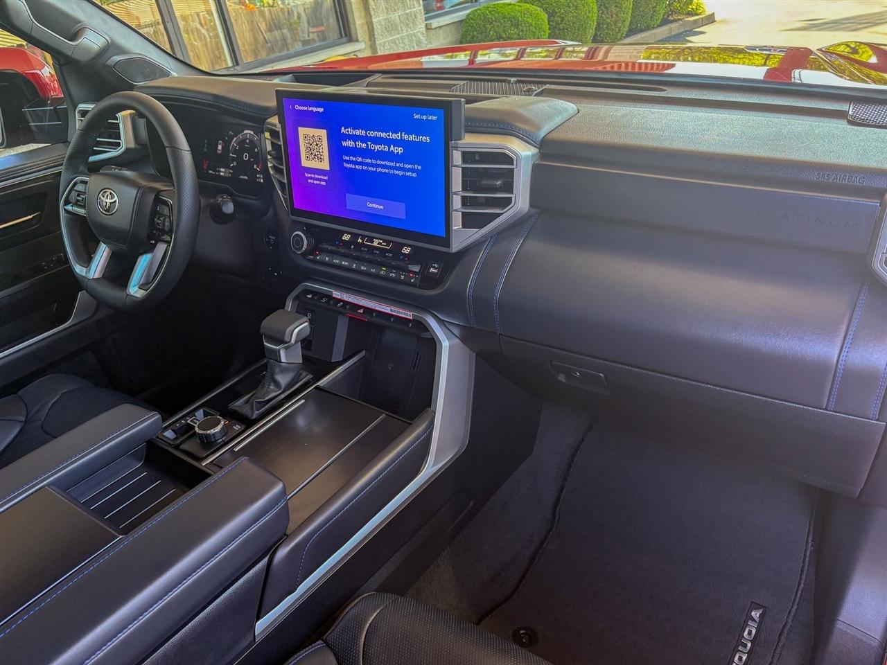 Toyota Sequoia Platinum 4WD 2025