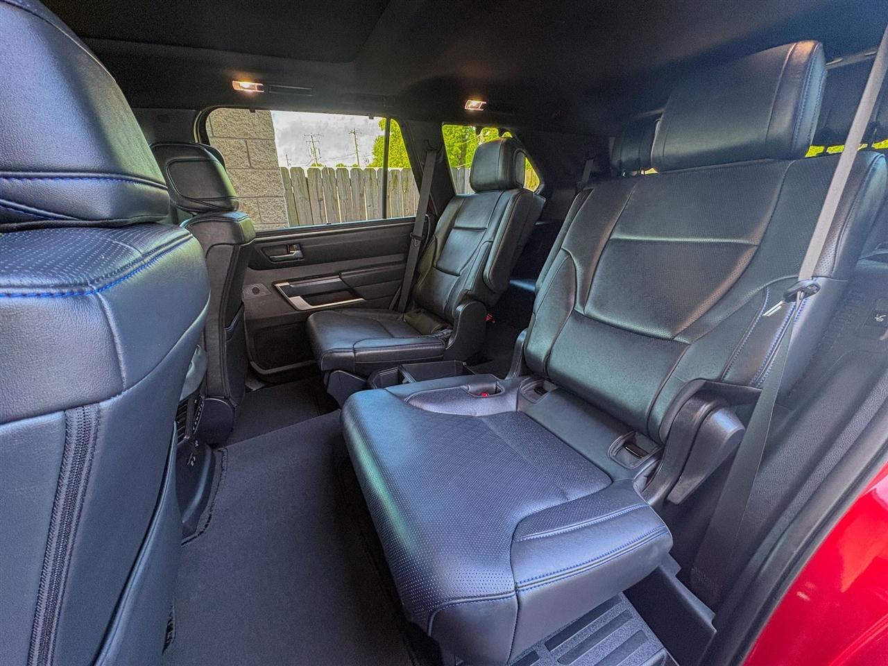 Toyota Sequoia Platinum 4WD 2025