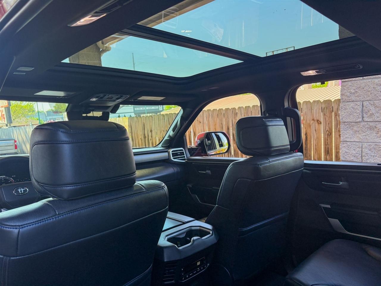 Toyota Sequoia Platinum 4WD 2025