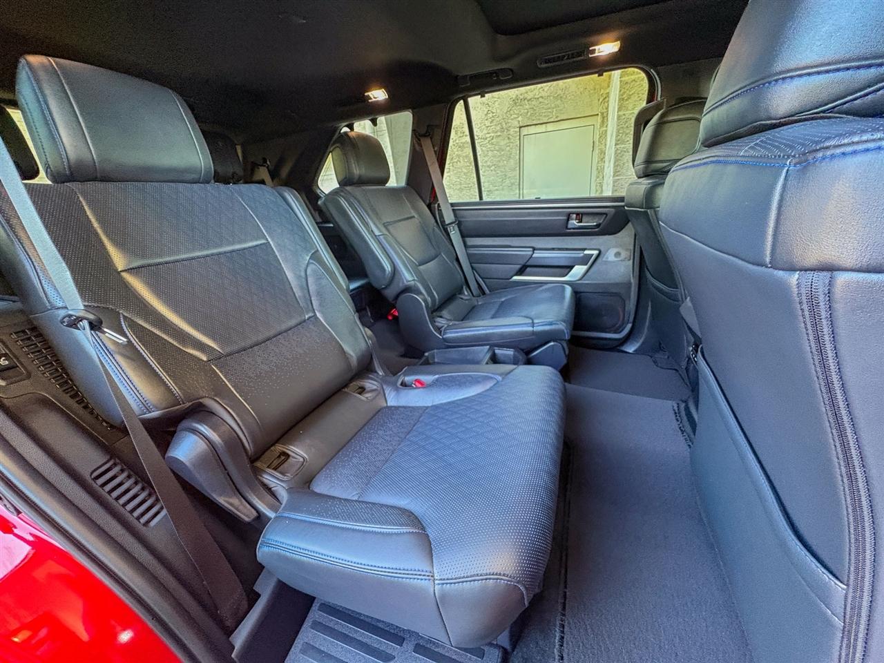 Toyota Sequoia Platinum 4WD 2025