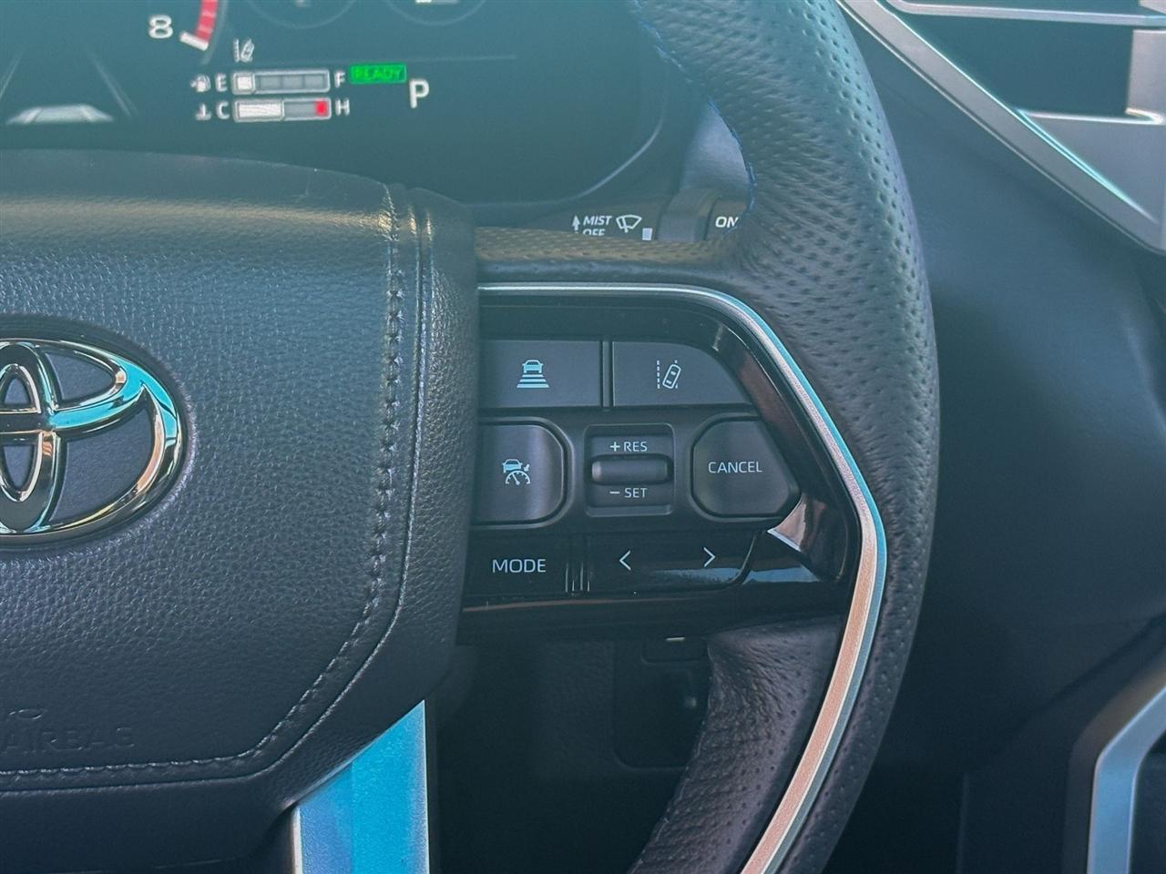 Toyota Sequoia Platinum 4WD 2025