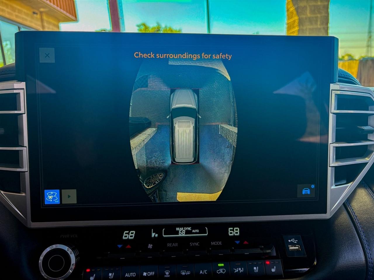 Toyota Sequoia Platinum 4WD 2025