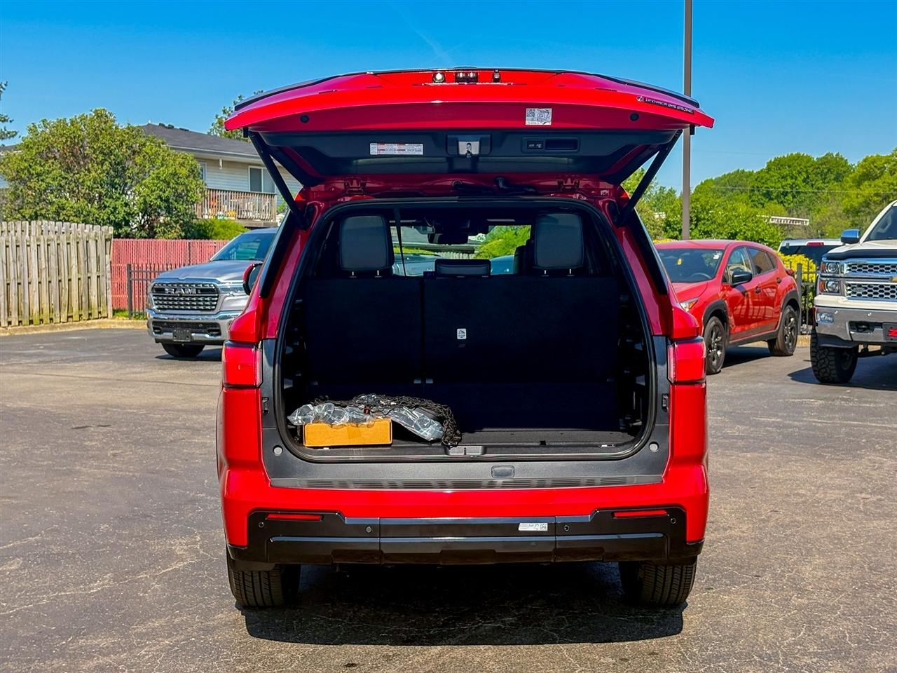 Toyota Sequoia Platinum 4WD 2025
