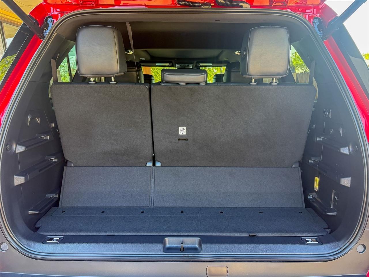 Toyota Sequoia Platinum 4WD 2025