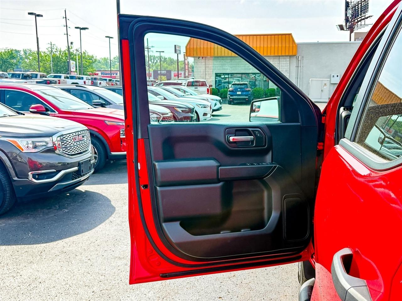 Chevrolet Silverado 1500  2025