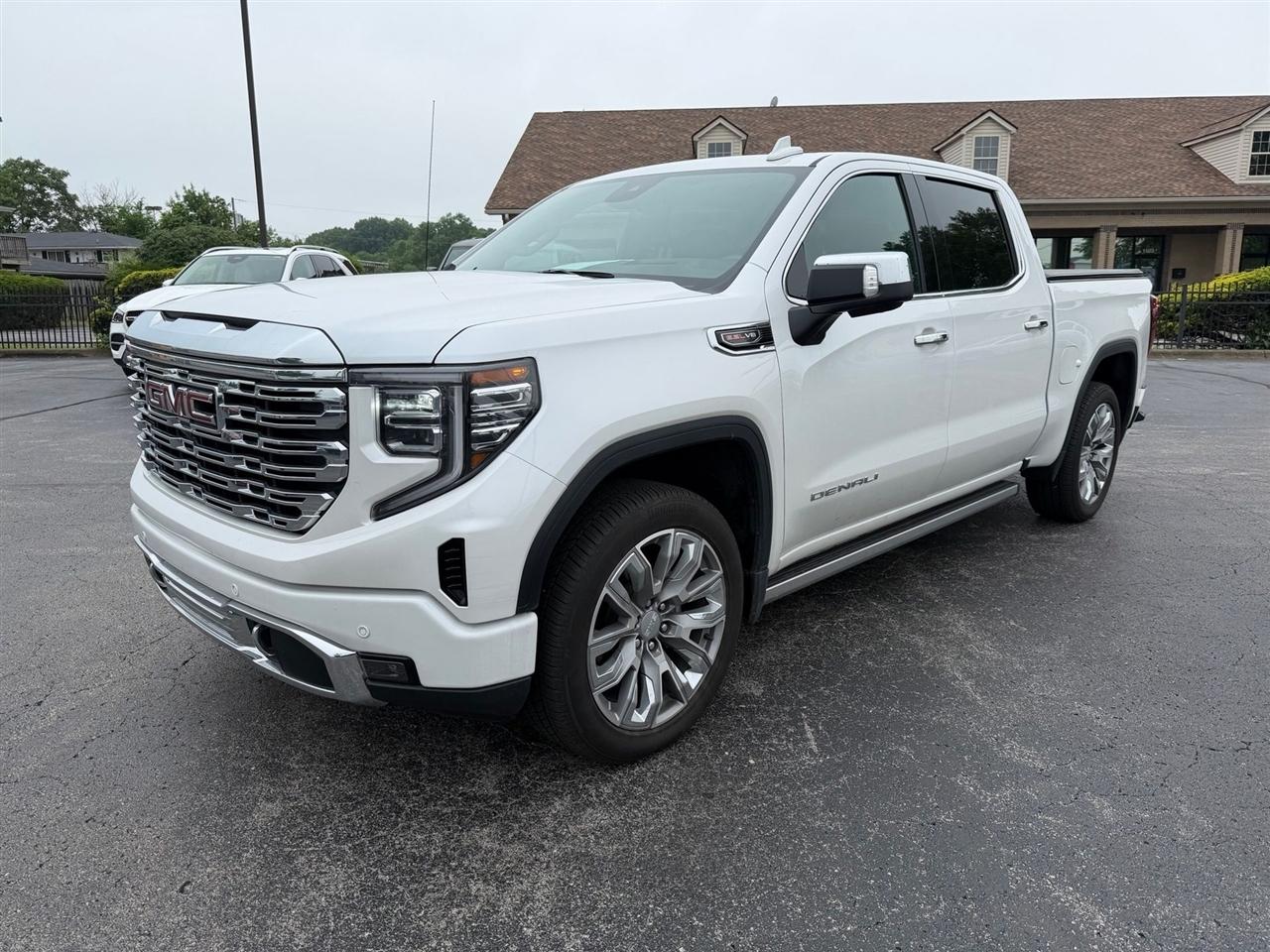 GMC Sierra 1500 Denali Crew Cab 4WD 2025