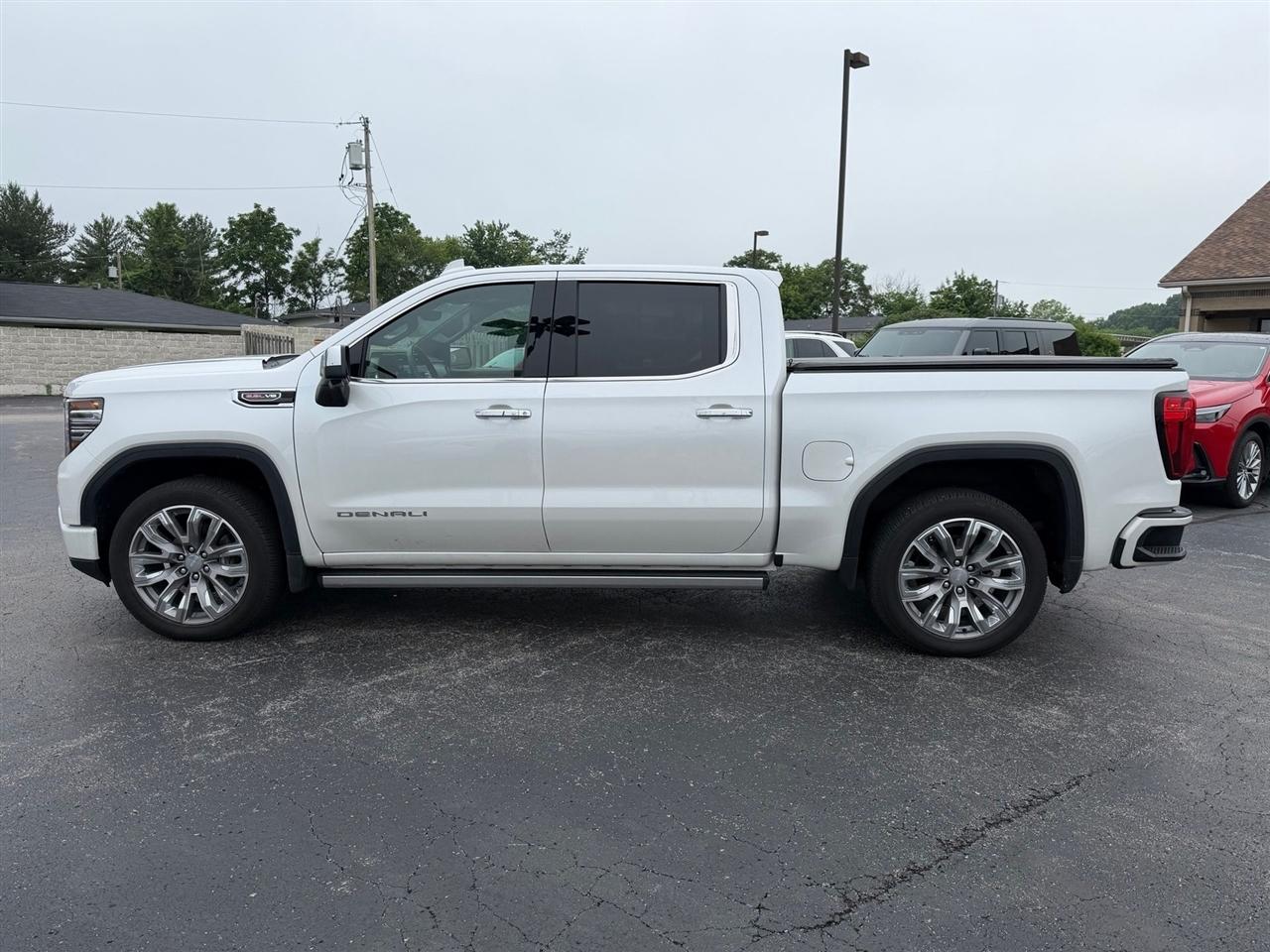 GMC Sierra 1500 Denali Crew Cab 4WD 2025