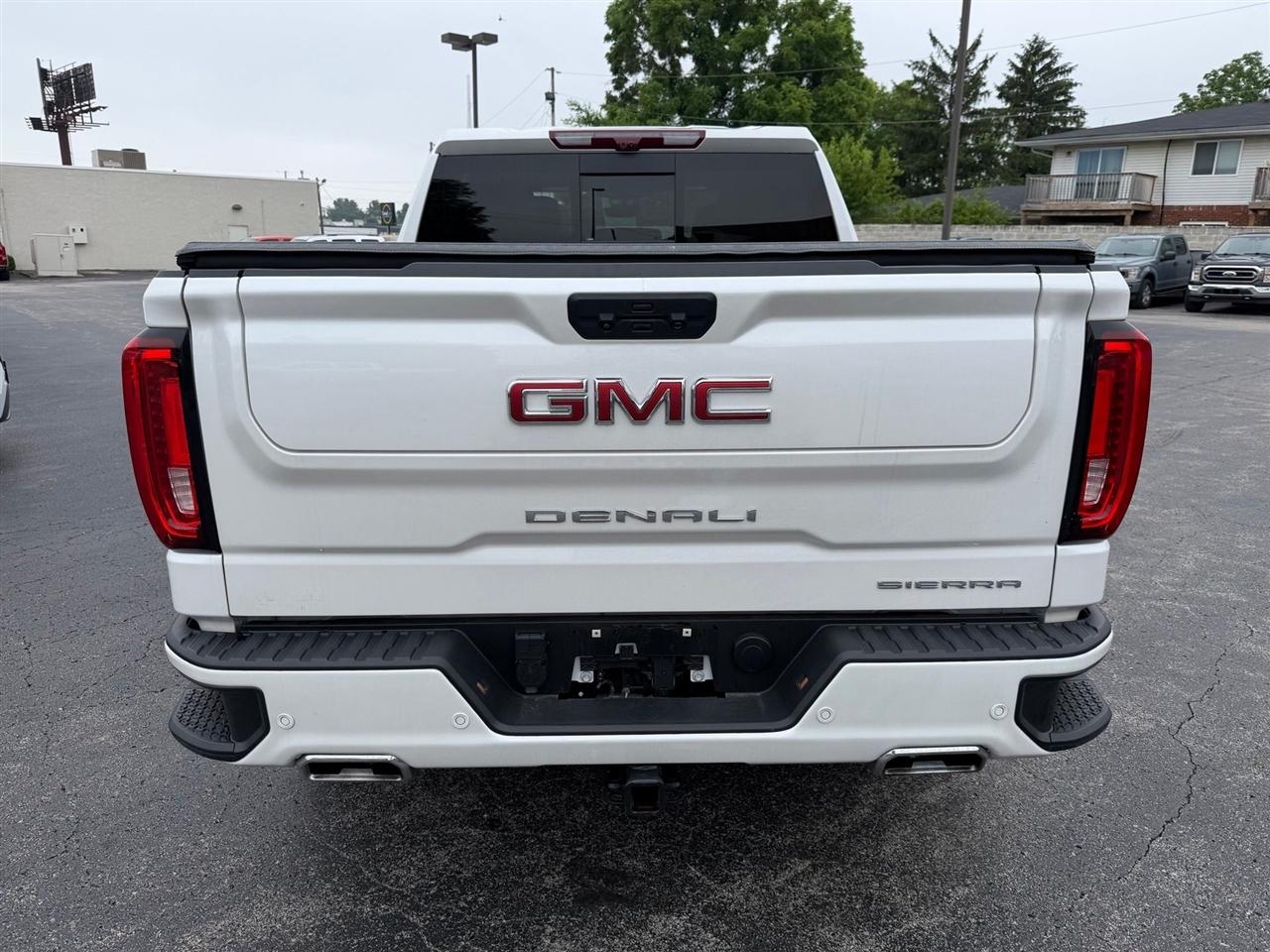 GMC Sierra 1500 Denali Crew Cab 4WD 2025