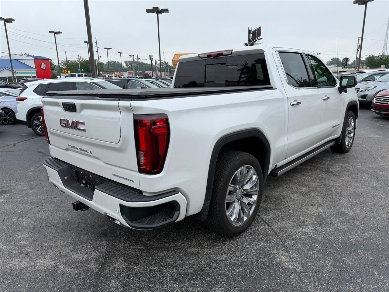 GMC Sierra 1500 Denali Crew Cab 4WD 2025