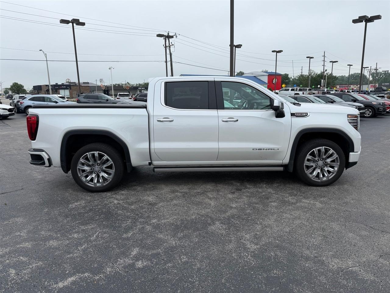 GMC Sierra 1500 Denali Crew Cab 4WD 2025