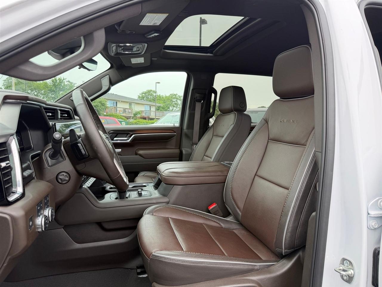 GMC Sierra 1500 Denali Crew Cab 4WD 2025