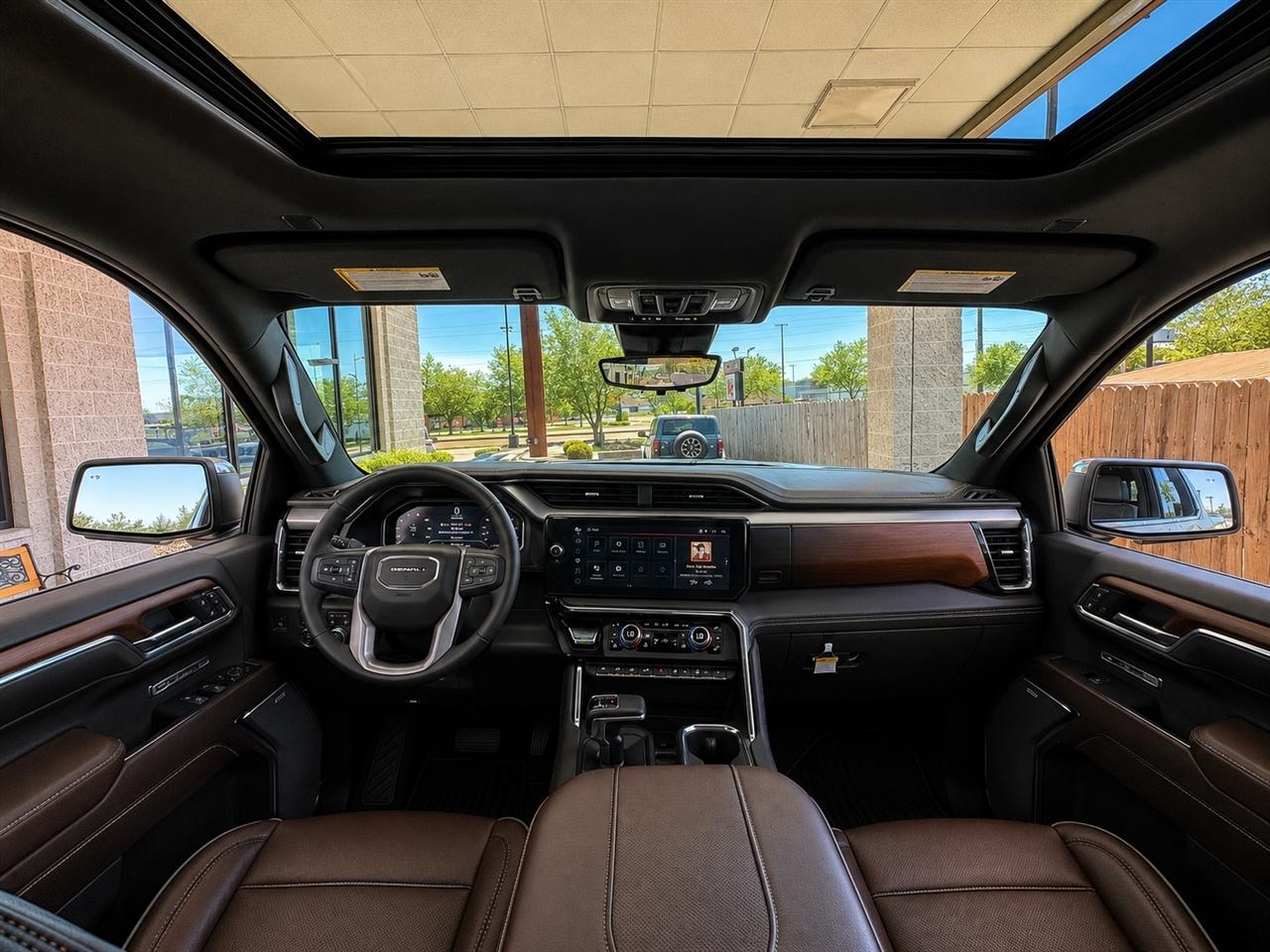 GMC Sierra 1500 Denali Crew Cab 4WD 2025