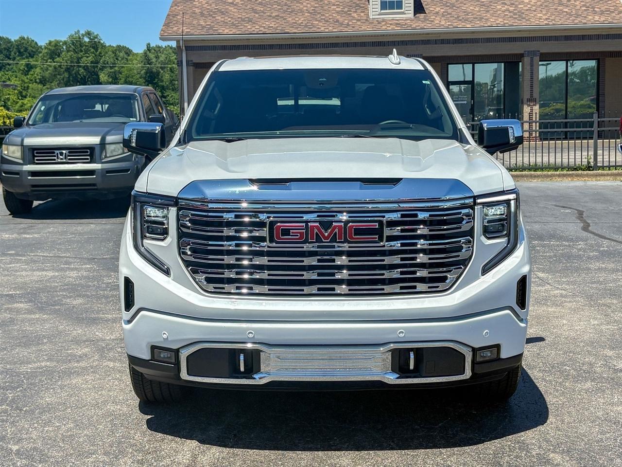 GMC Sierra 1500 Denali Crew Cab 4WD 2025