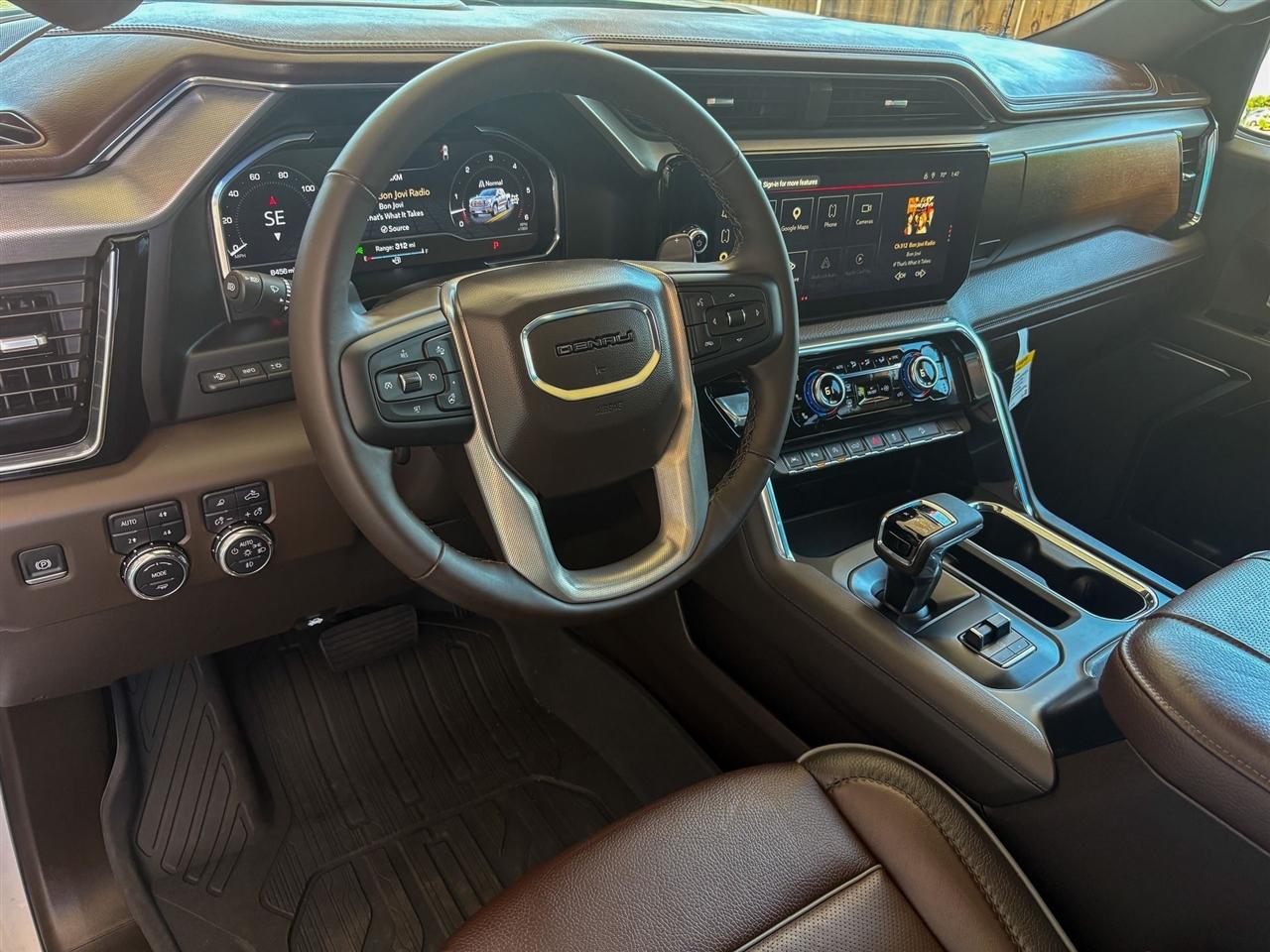 GMC Sierra 1500 Denali Crew Cab 4WD 2025